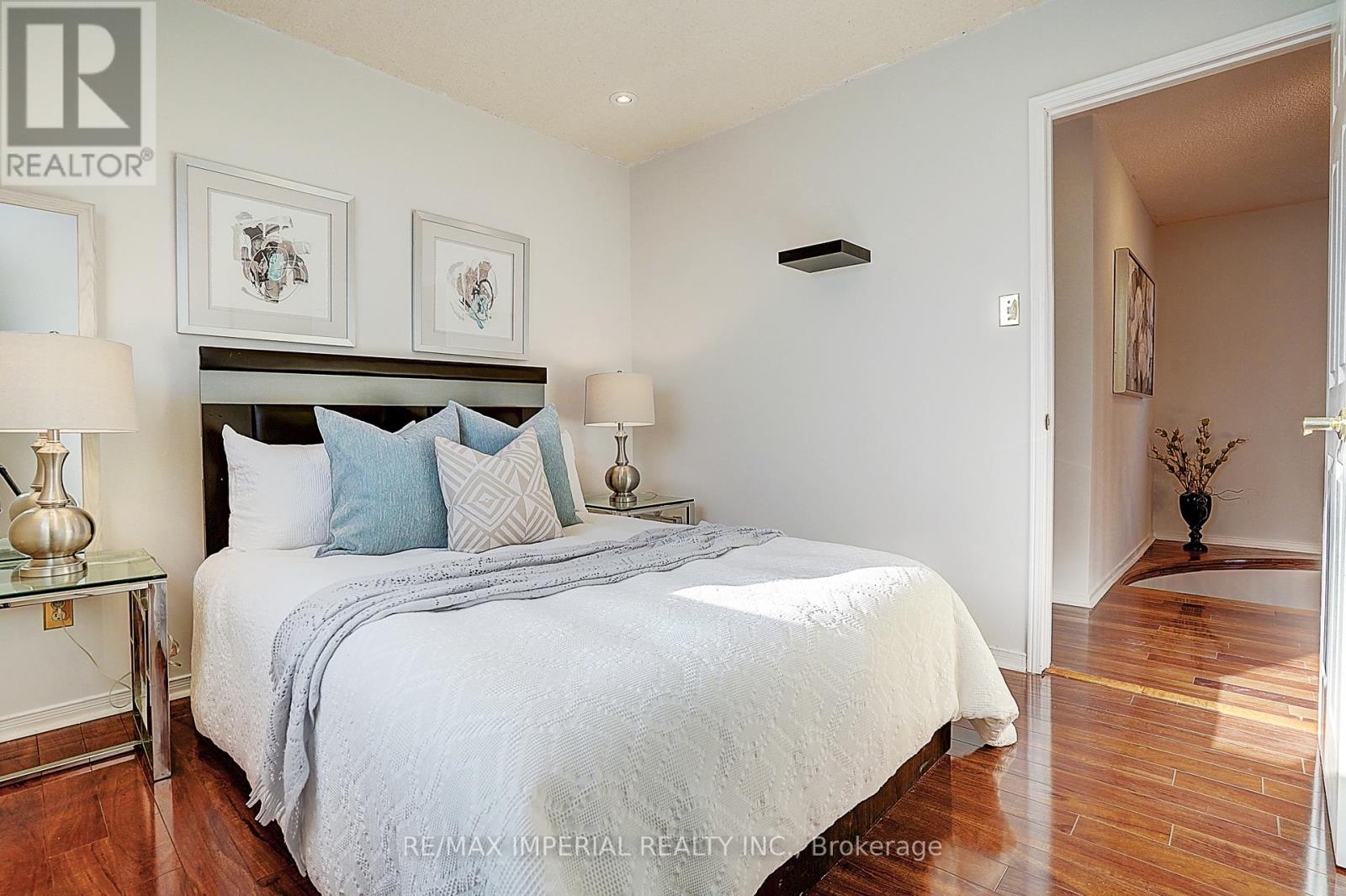 5633 Haddon Hall Road, Mississauga, Ontario  L5M 5G3 - Photo 36 - W12603484