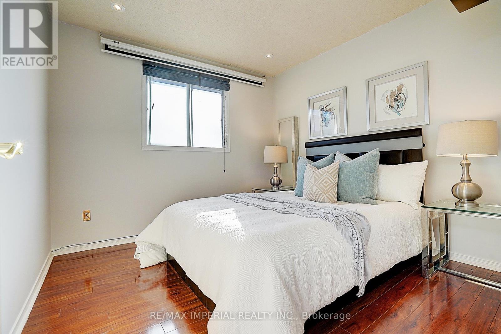 5633 Haddon Hall Road, Mississauga, Ontario  L5M 5G3 - Photo 37 - W12603484