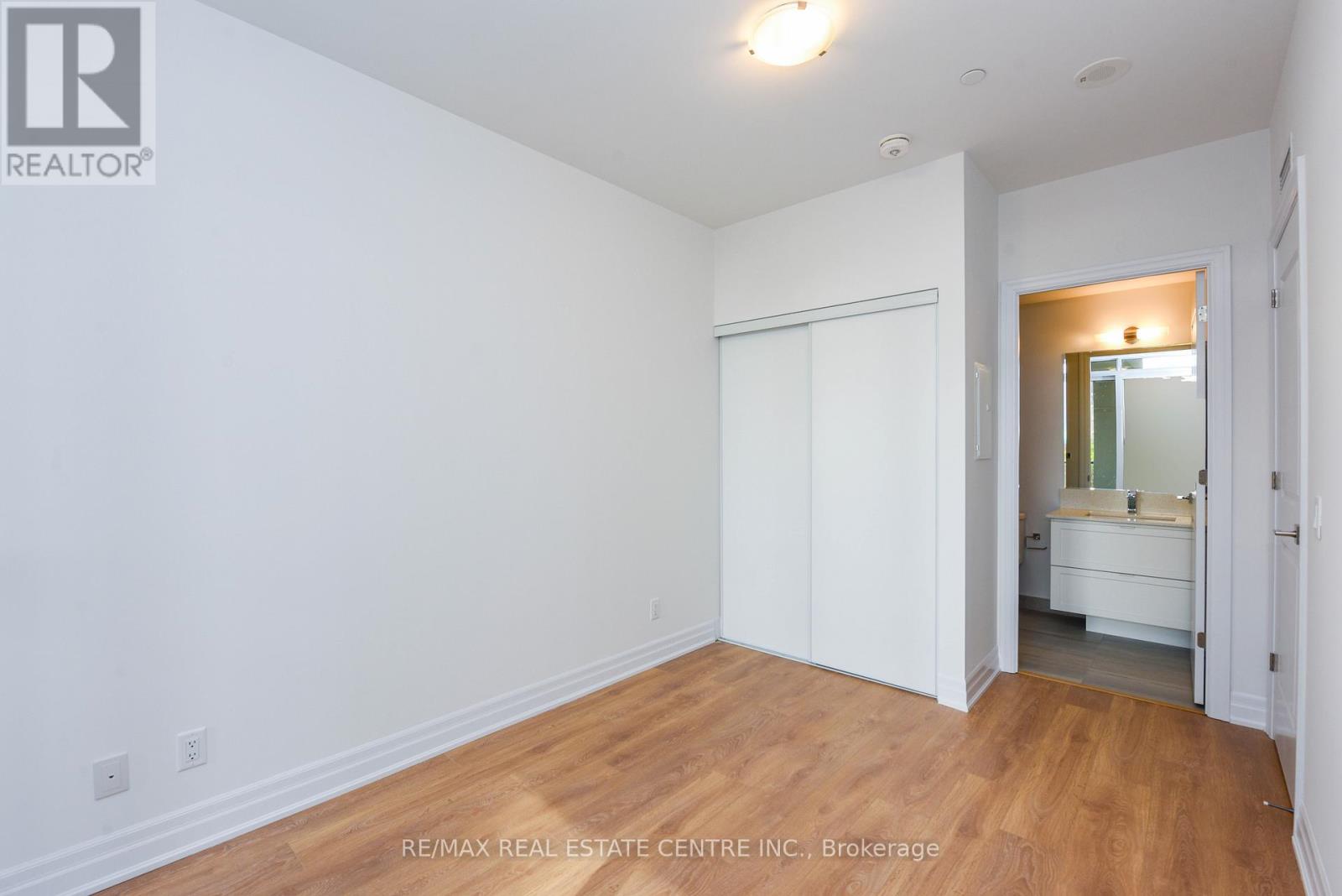 206 - 30 Elm Drive W, Mississauga, Ontario  L5B 1L9 - Photo 20 - W12603490