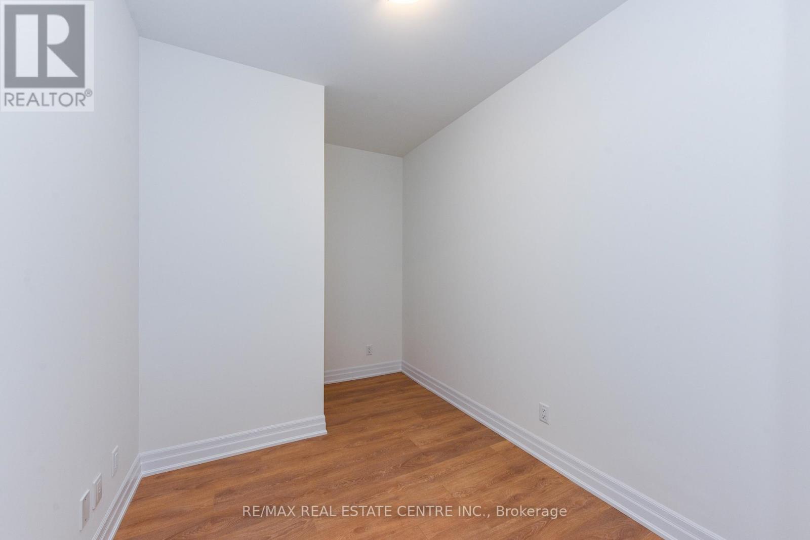 206 - 30 Elm Drive W, Mississauga, Ontario  L5B 1L9 - Photo 27 - W12603490