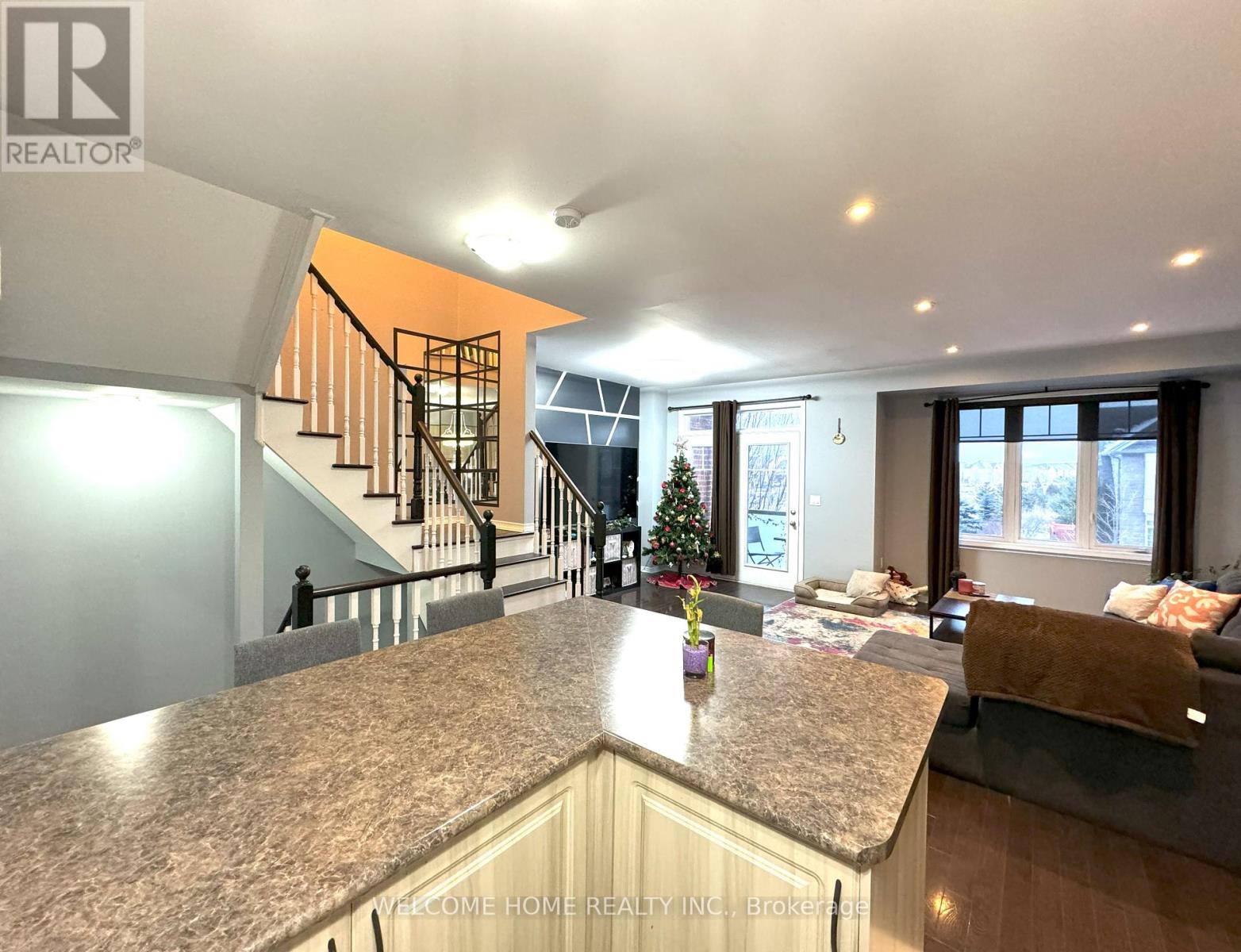 26 Larson Peak Road, Caledon, Ontario  L7C 3P5 - Photo 6 - W12603492