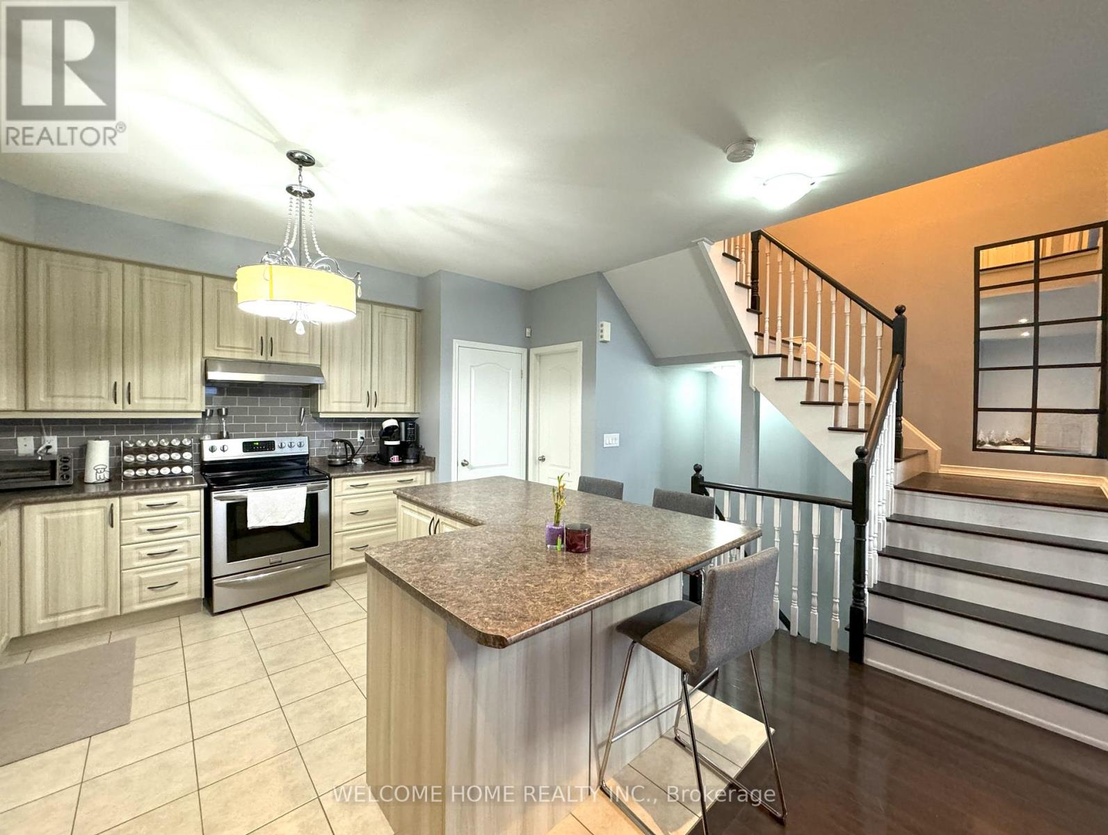 26 Larson Peak Road, Caledon, Ontario  L7C 3P5 - Photo 7 - W12603492