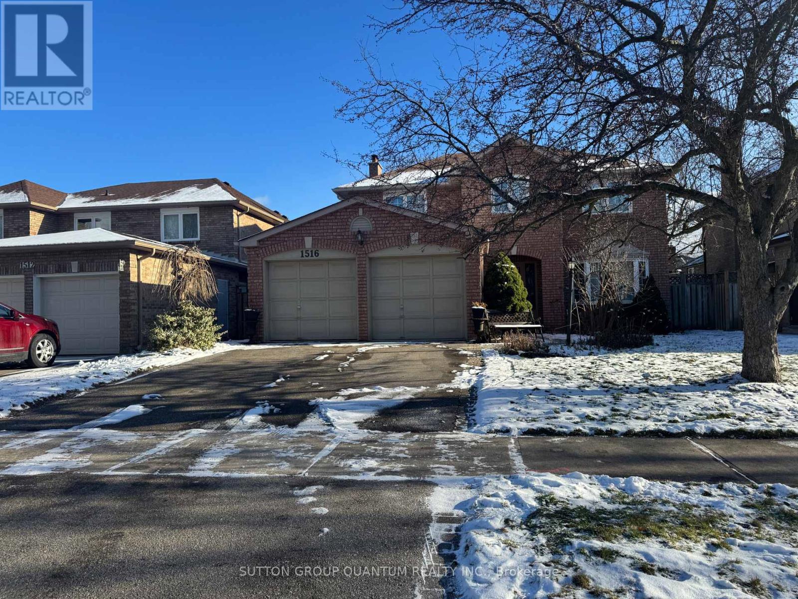 1516 Stoneybrook Trail, Oakville, Ontario  L6M 2R3 - Photo 2 - W12603496