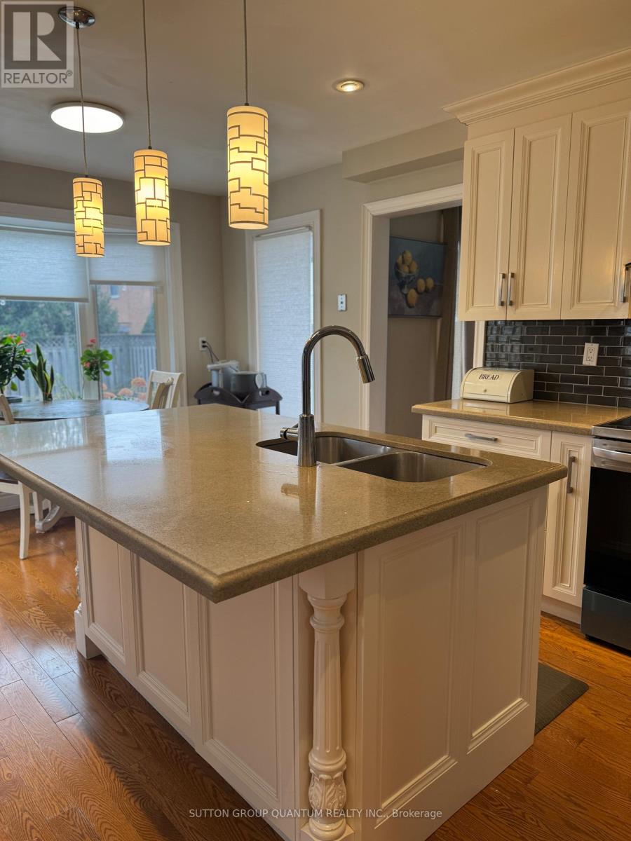 1516 Stoneybrook Trail, Oakville, Ontario  L6M 2R3 - Photo 5 - W12603496