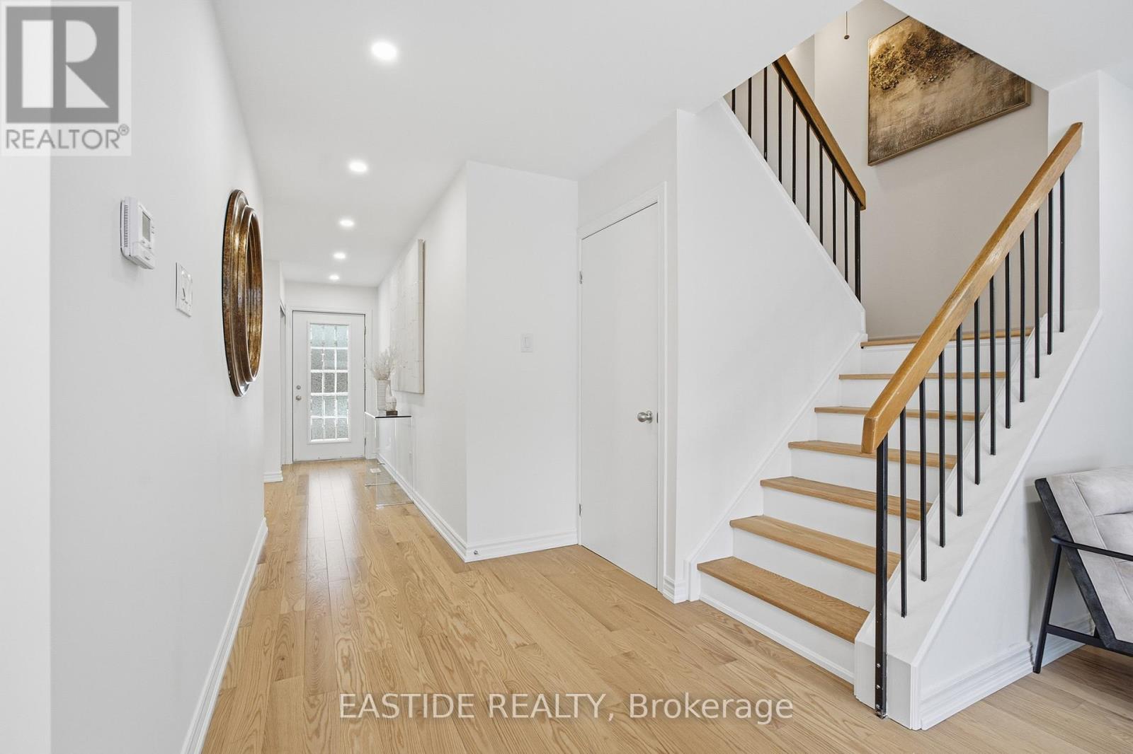 2909 Salerno Crescent, Mississauga, Ontario  L5N 1T3 - Photo 11 - W12603498