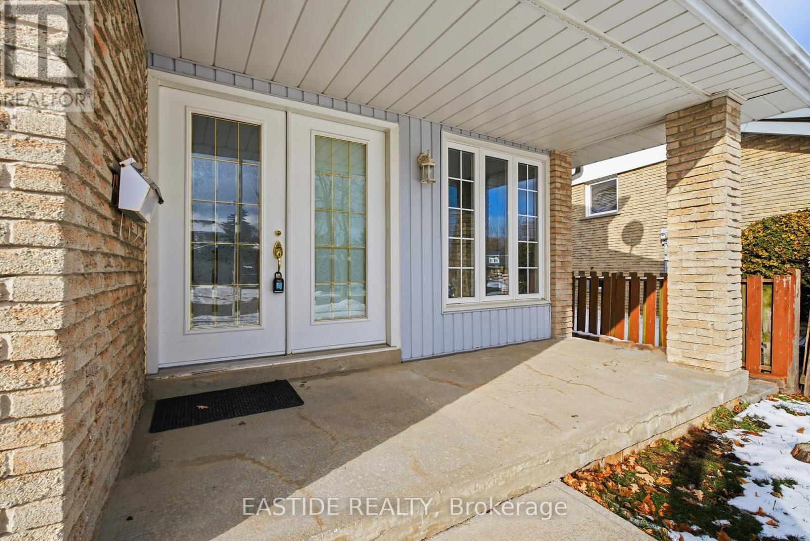 2909 Salerno Crescent, Mississauga, Ontario  L5N 1T3 - Photo 3 - W12603498