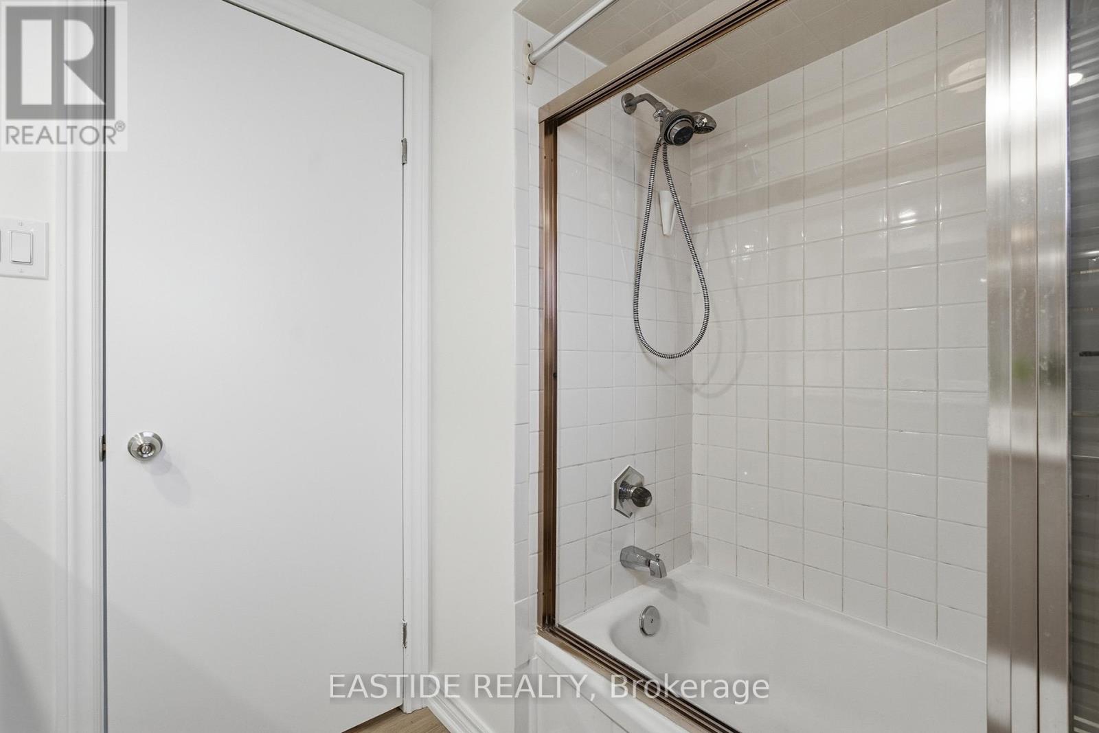 2909 Salerno Crescent, Mississauga, Ontario  L5N 1T3 - Photo 37 - W12603498