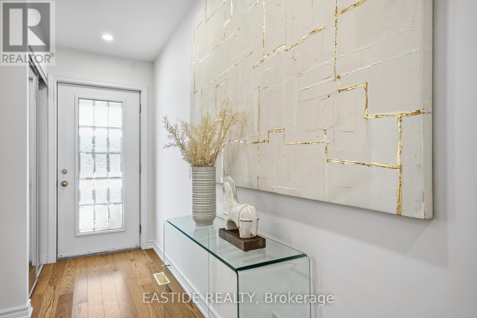 2909 Salerno Crescent, Mississauga, Ontario  L5N 1T3 - Photo 5 - W12603498