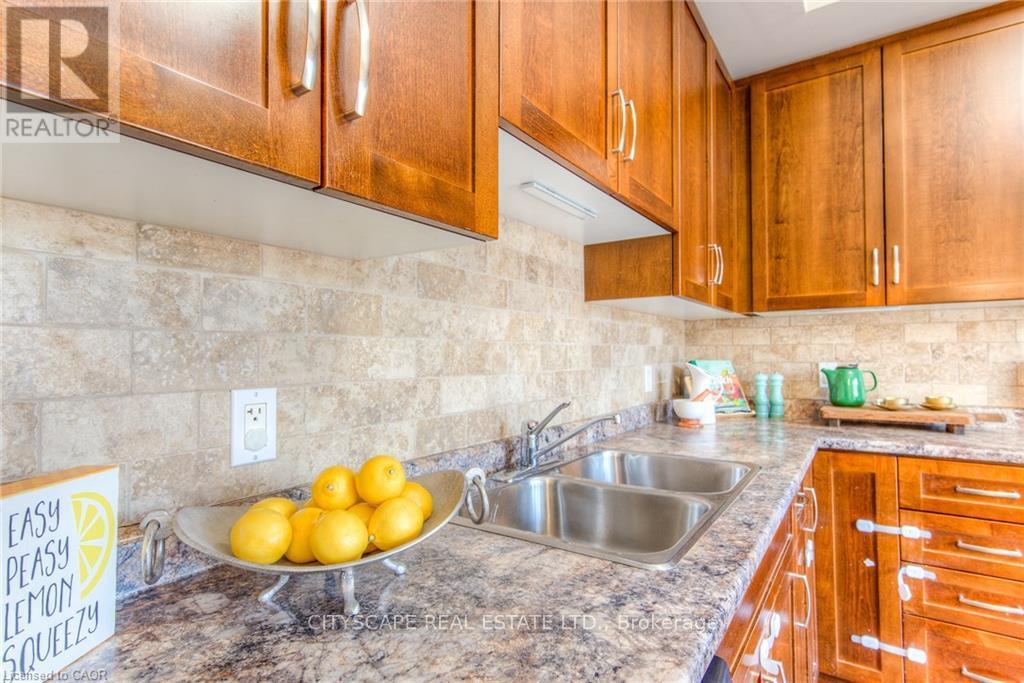 4a - 38 Howe Drive, Kitchener, Ontario  N2E 0E3 - Photo 27 - X12603468