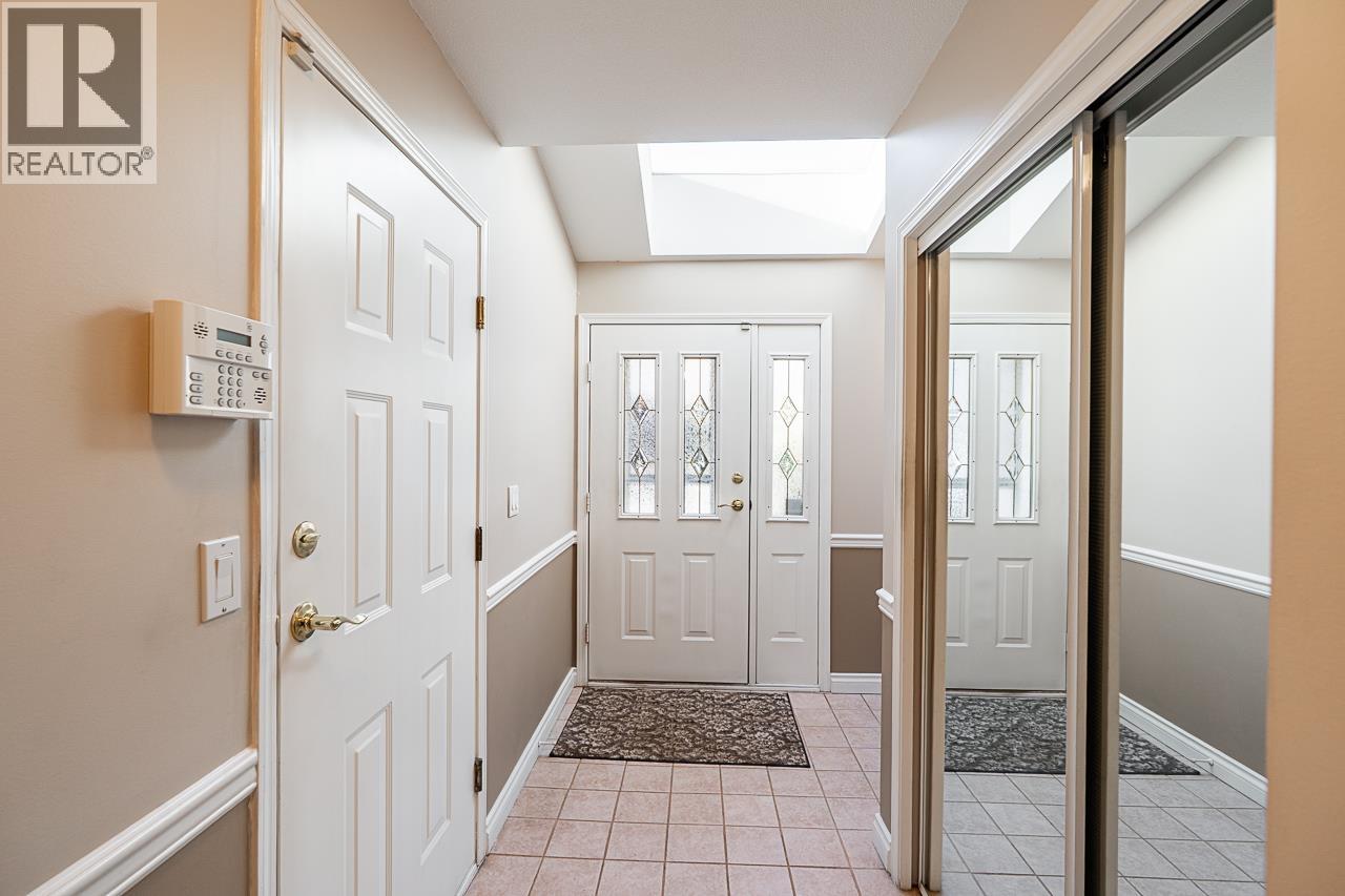 37 323 Governors Court, New Westminster, British Columbia  V3L 5S6 - Photo 3 - R3071622