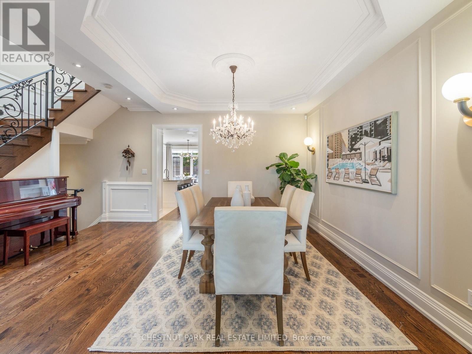 252 Sutherland Drive, Toronto, Ontario  M4G 1J3 - Photo 10 - C12603502