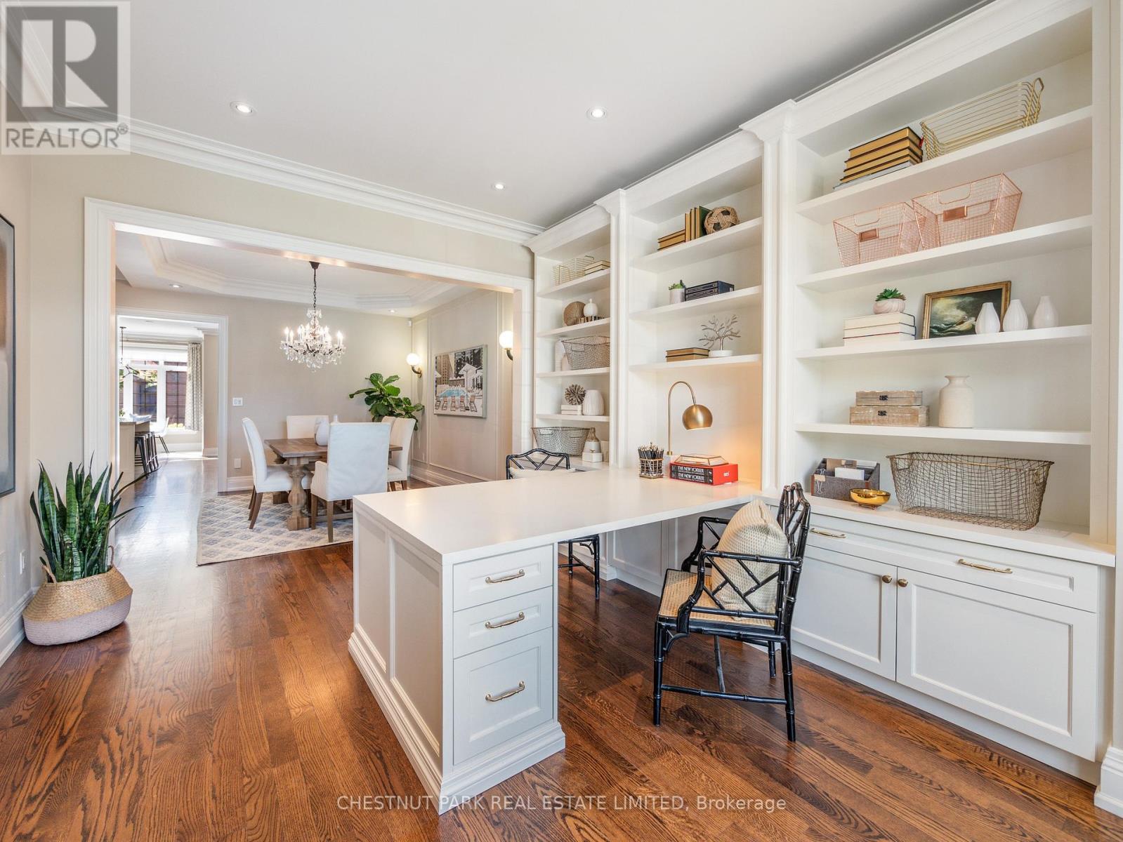 252 Sutherland Drive, Toronto, Ontario  M4G 1J3 - Photo 11 - C12603502