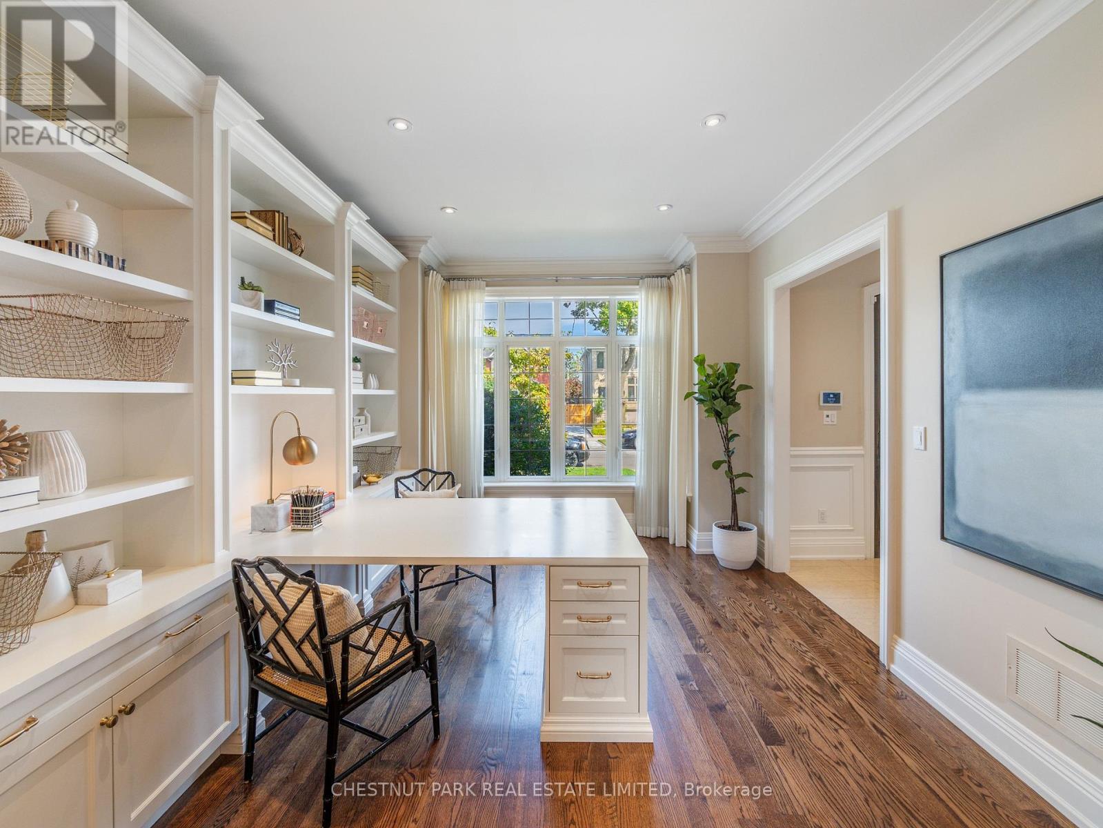 252 Sutherland Drive, Toronto, Ontario  M4G 1J3 - Photo 12 - C12603502