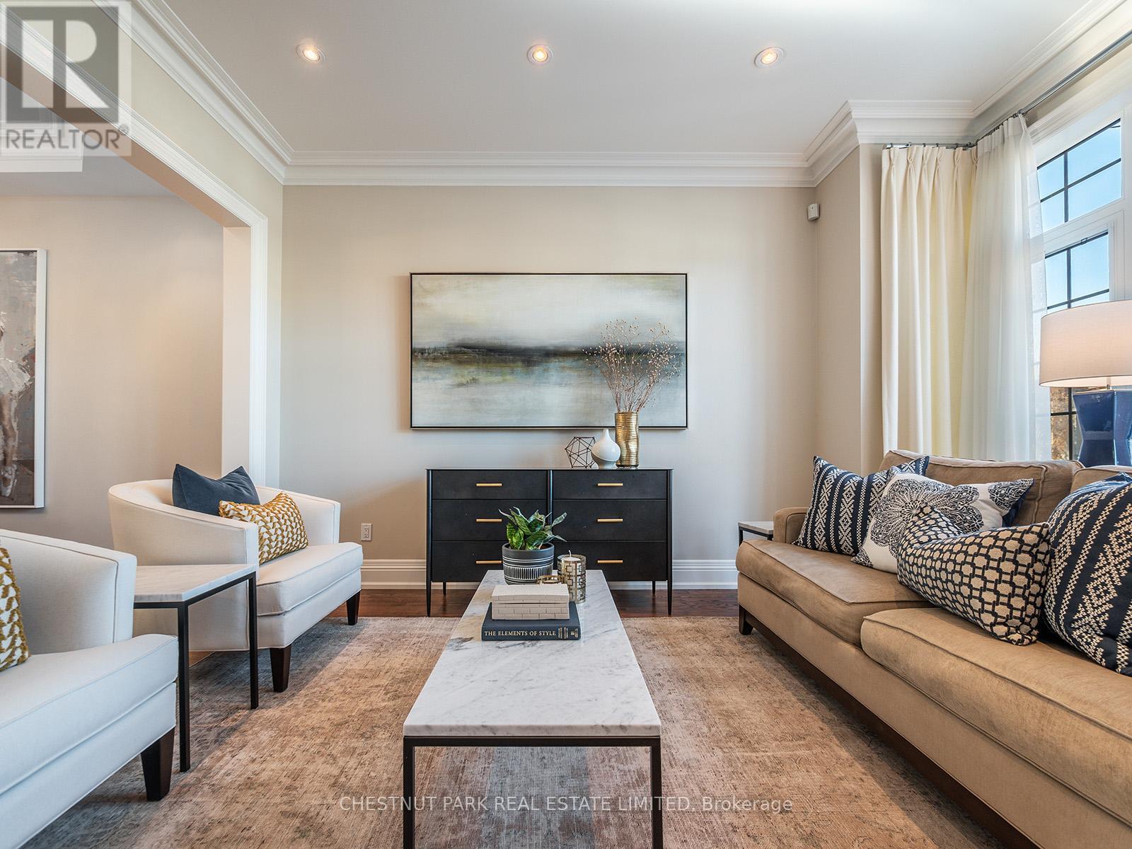 252 Sutherland Drive, Toronto, Ontario  M4G 1J3 - Photo 14 - C12603502