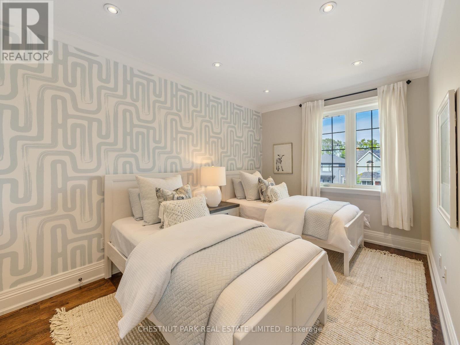 252 Sutherland Drive, Toronto, Ontario  M4G 1J3 - Photo 20 - C12603502