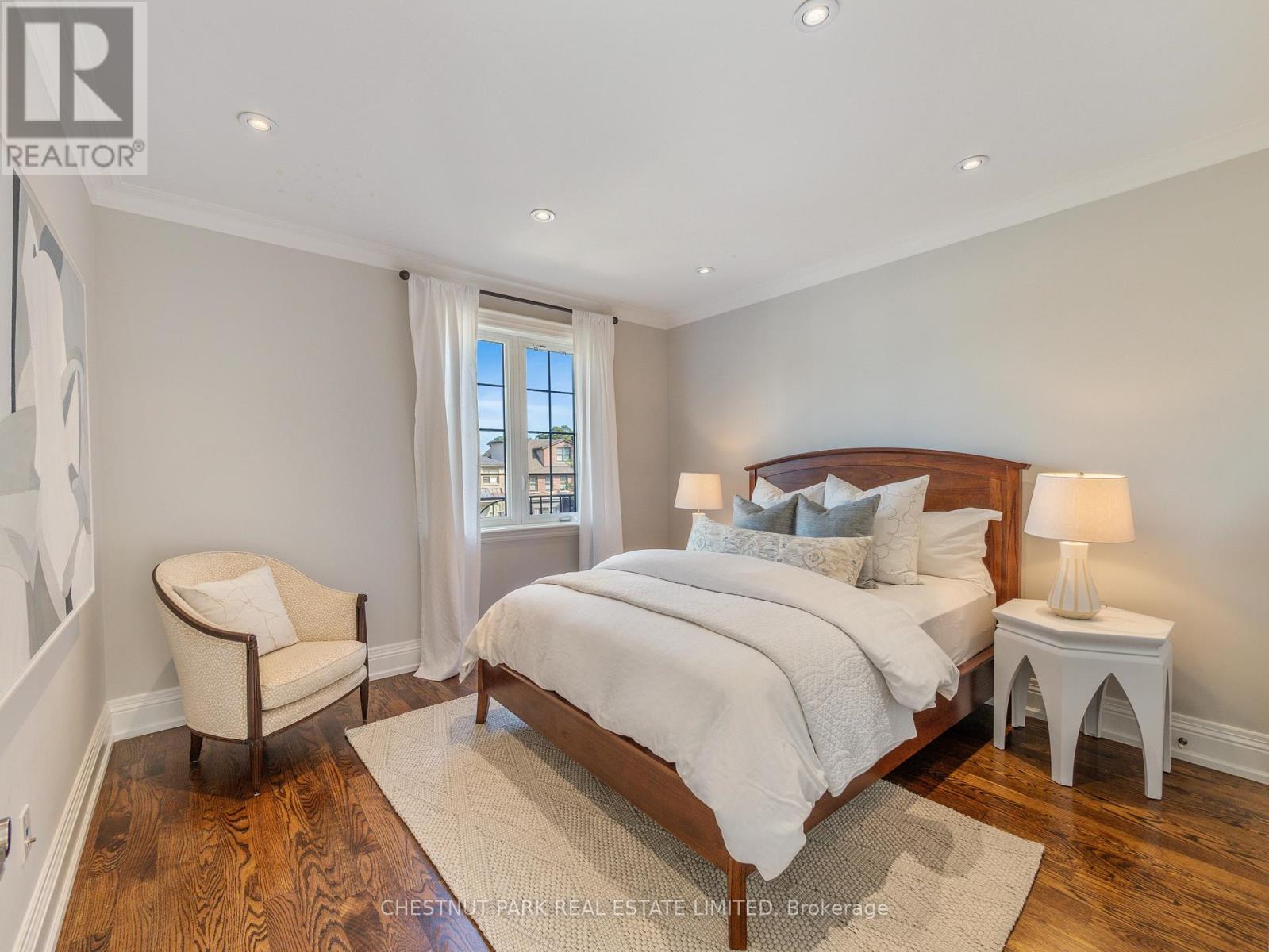 252 Sutherland Drive, Toronto, Ontario  M4G 1J3 - Photo 22 - C12603502