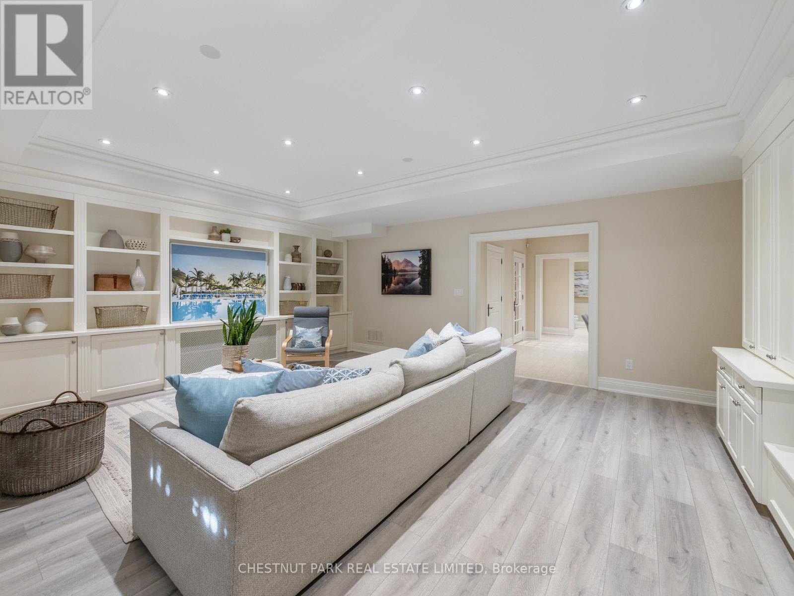 252 Sutherland Drive, Toronto, Ontario  M4G 1J3 - Photo 29 - C12603502