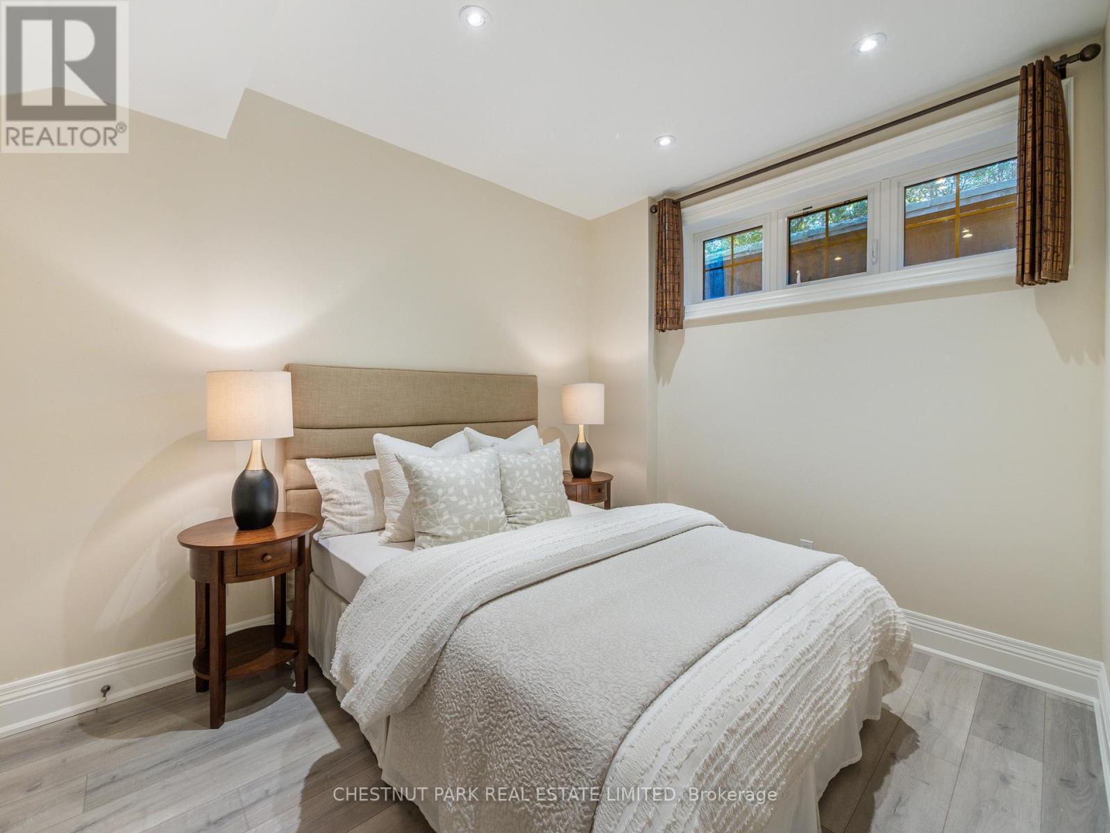 252 Sutherland Drive, Toronto, Ontario  M4G 1J3 - Photo 31 - C12603502