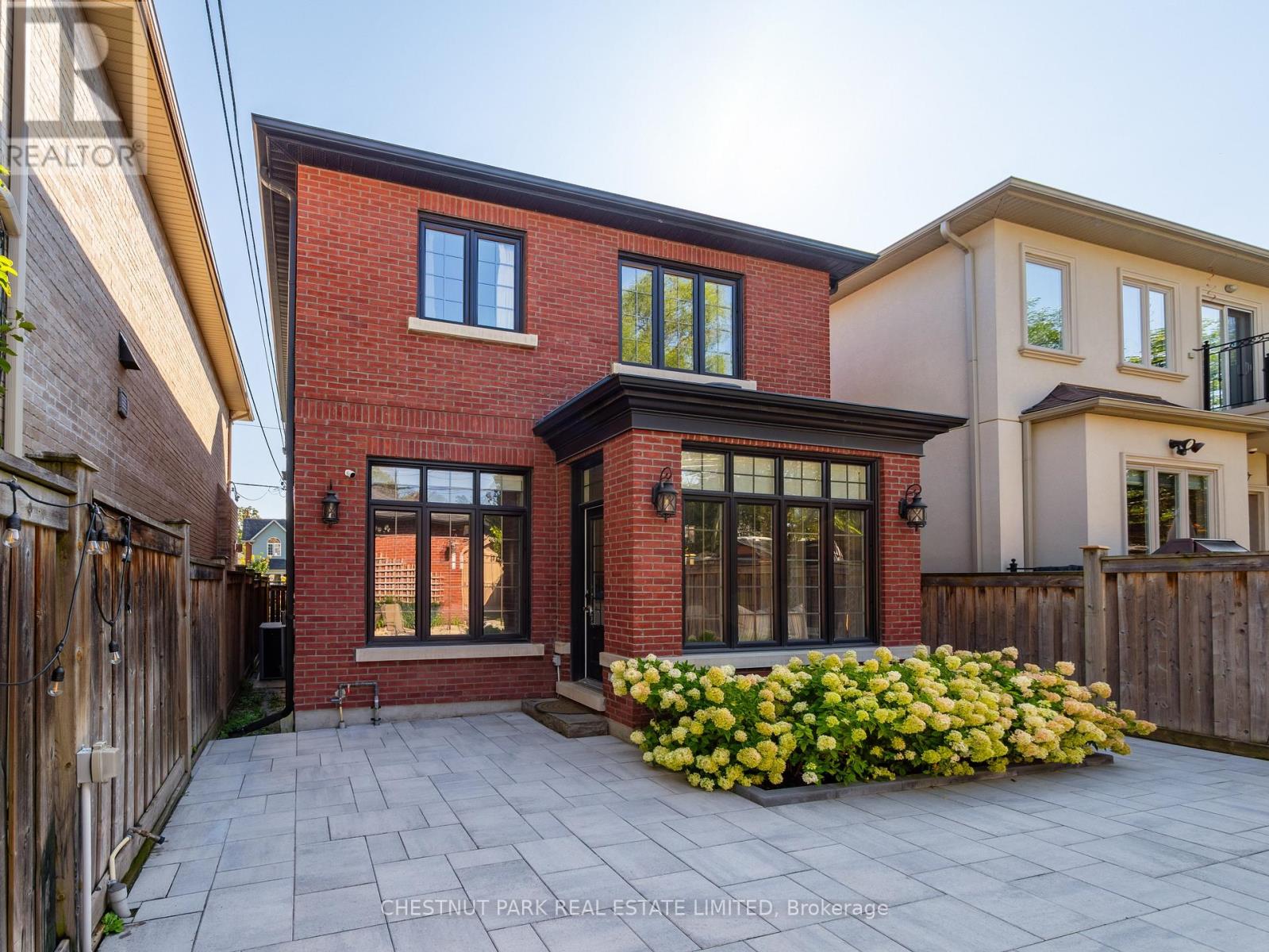 252 Sutherland Drive, Toronto, Ontario  M4G 1J3 - Photo 34 - C12603502