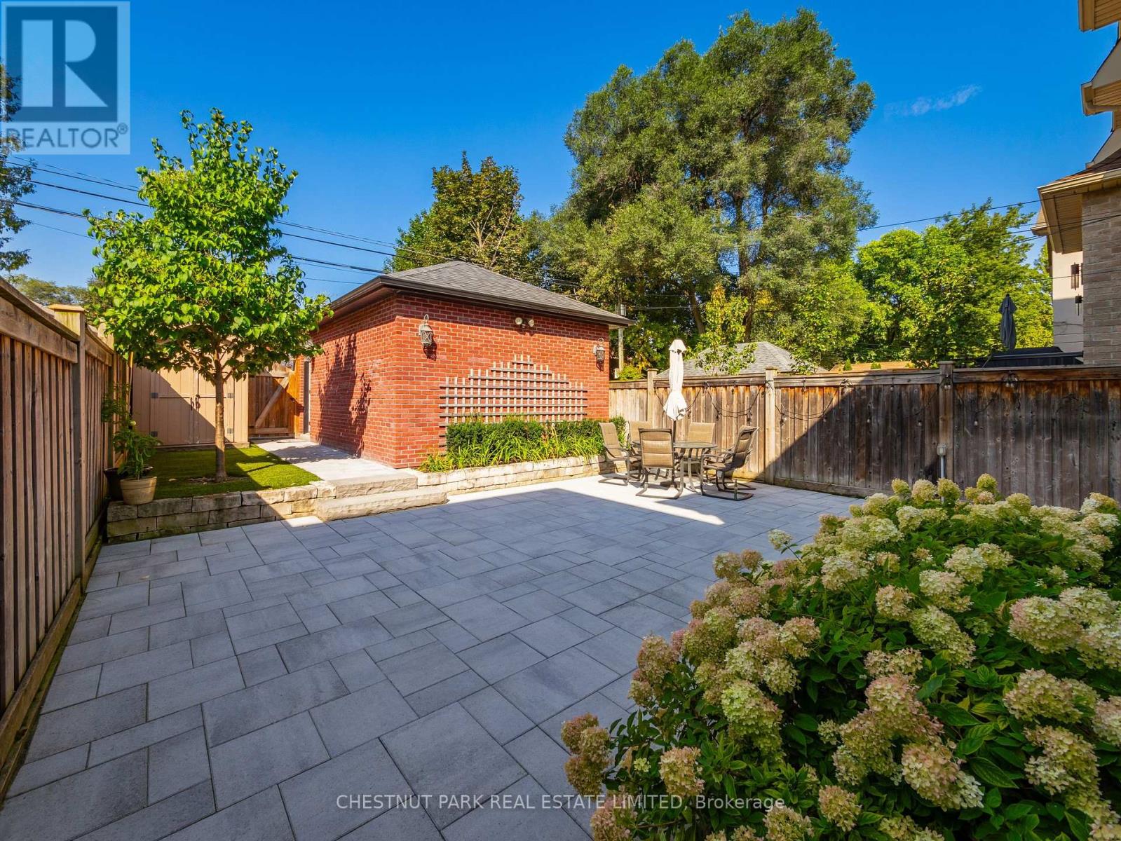 252 Sutherland Drive, Toronto, Ontario  M4G 1J3 - Photo 35 - C12603502