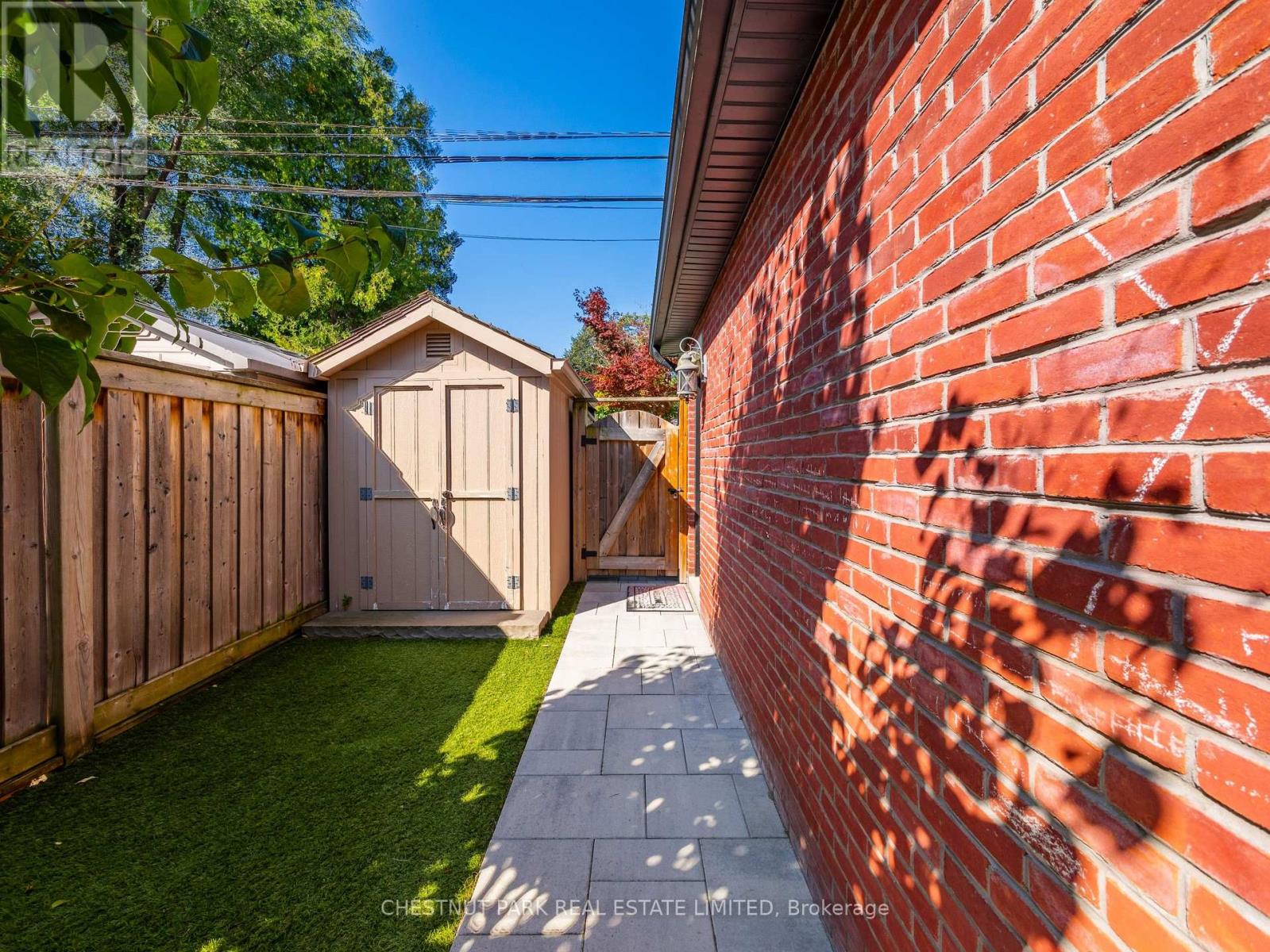 252 Sutherland Drive, Toronto, Ontario  M4G 1J3 - Photo 37 - C12603502