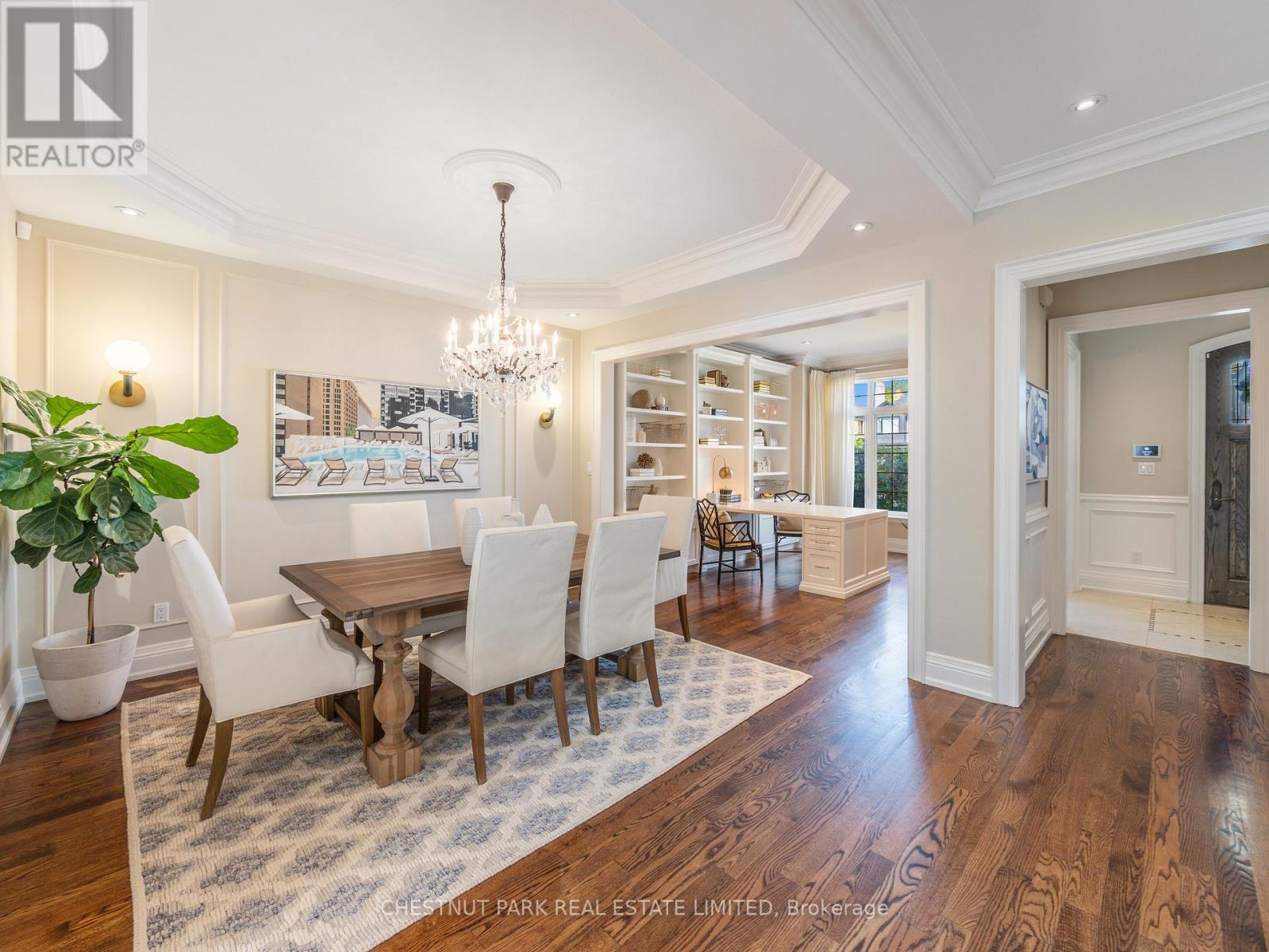 252 Sutherland Drive, Toronto, Ontario  M4G 1J3 - Photo 9 - C12603502