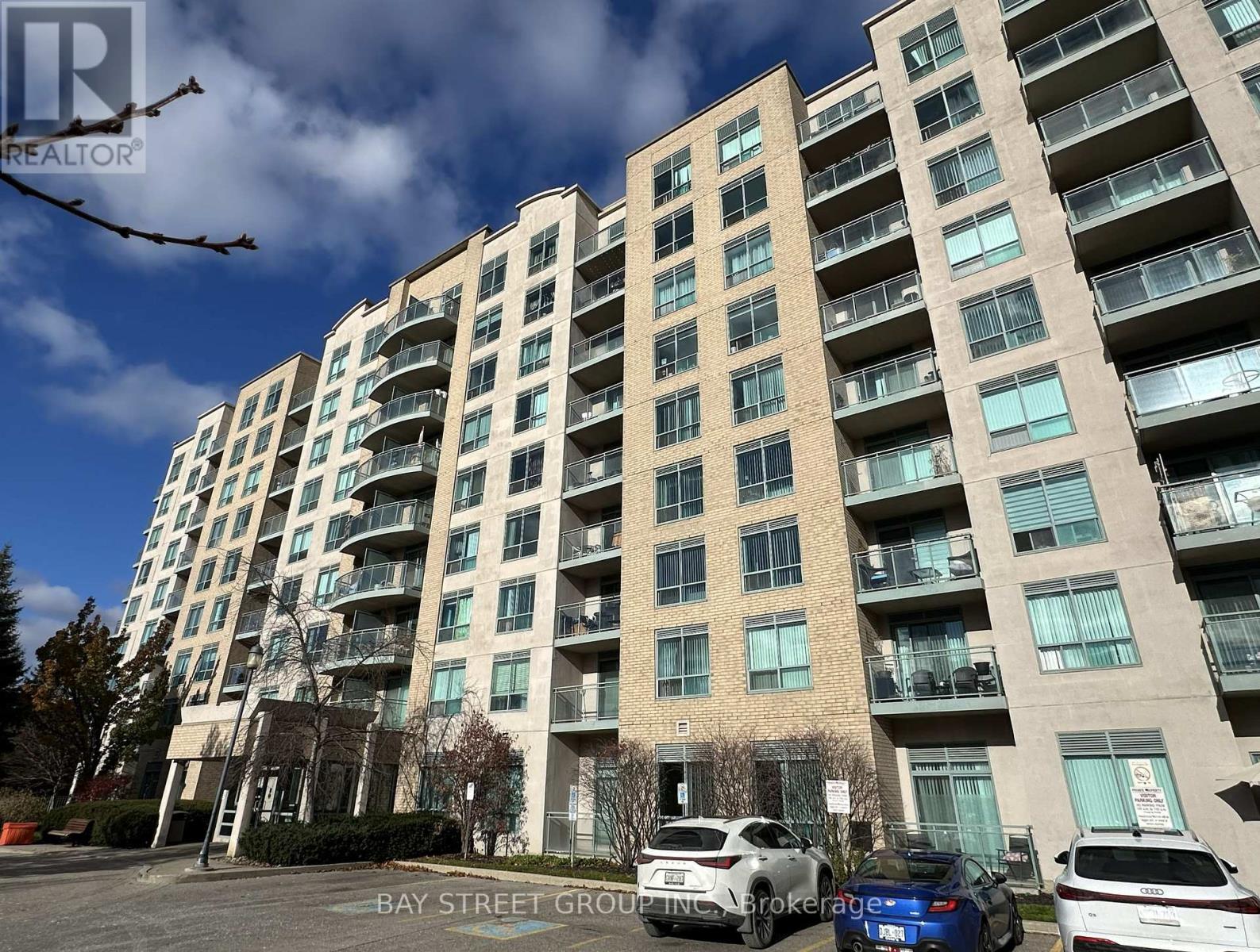 611 - 51 Baffin Court, Richmond Hill, Ontario  L4B 4P6 - Photo 2 - N12603506