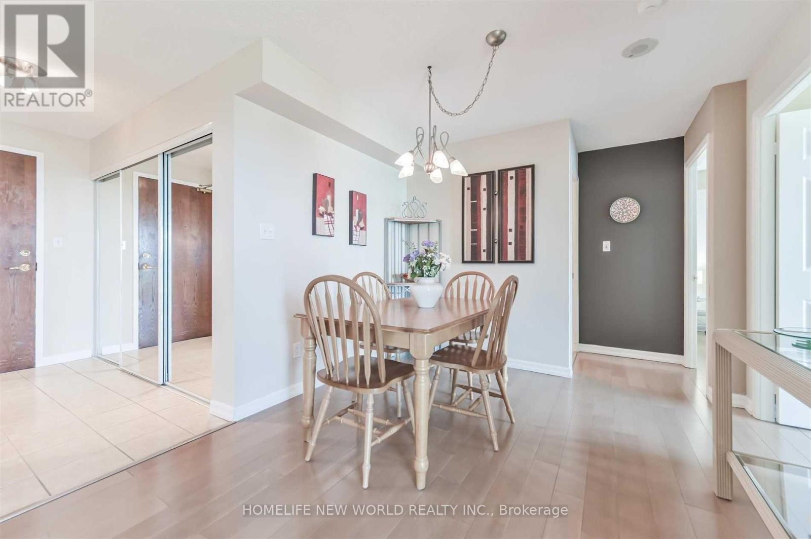 721 - 51 Baffin Court, Richmond Hill, Ontario  L4B 4P6 - Photo 8 - N12603520