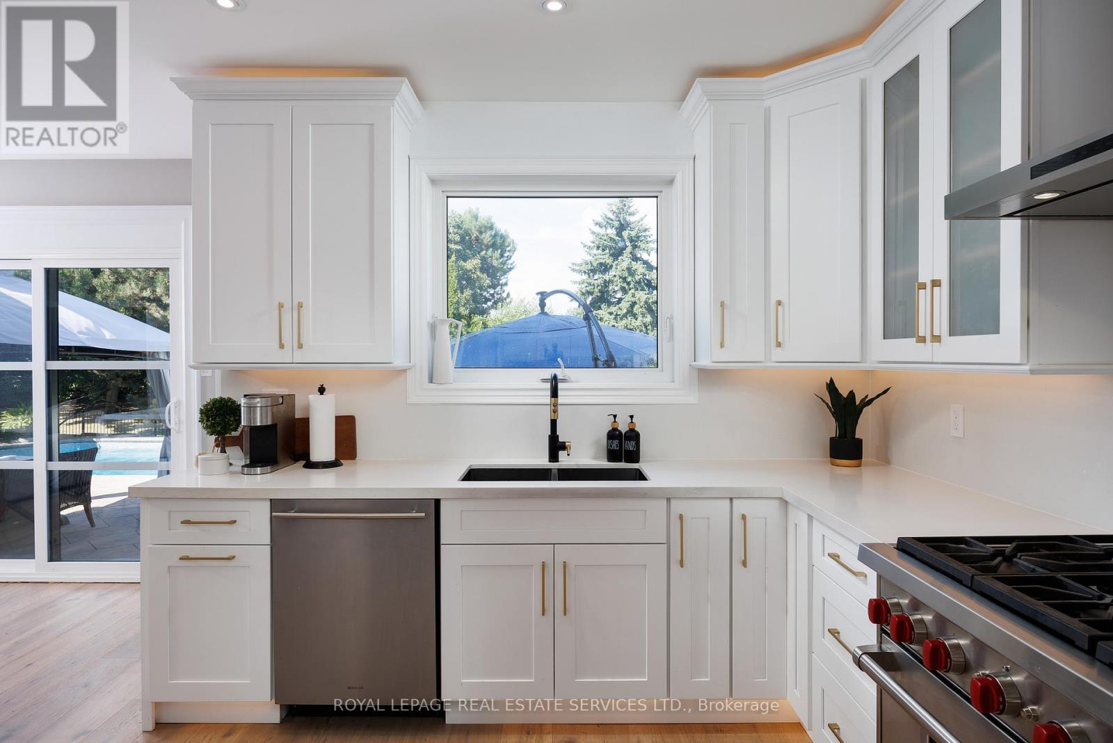 1483 The Links Drive, Oakville, Ontario  L6M 2P2 - Photo 12 - W12603514