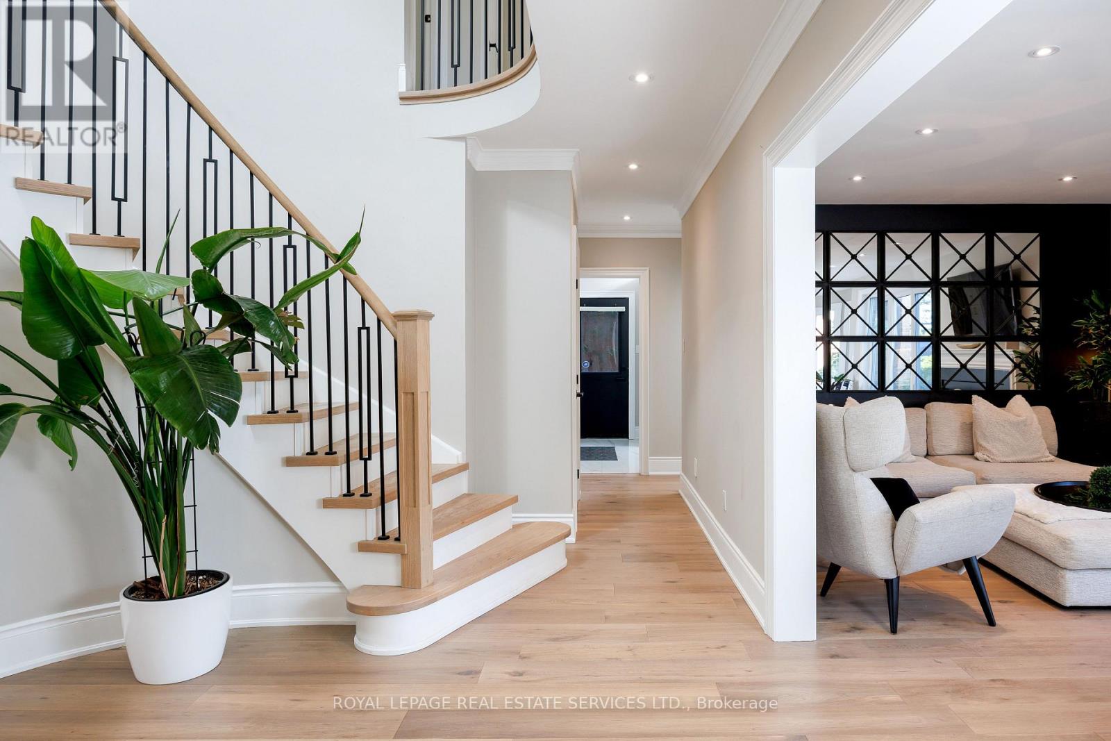 1483 The Links Drive, Oakville, Ontario  L6M 2P2 - Photo 17 - W12603514