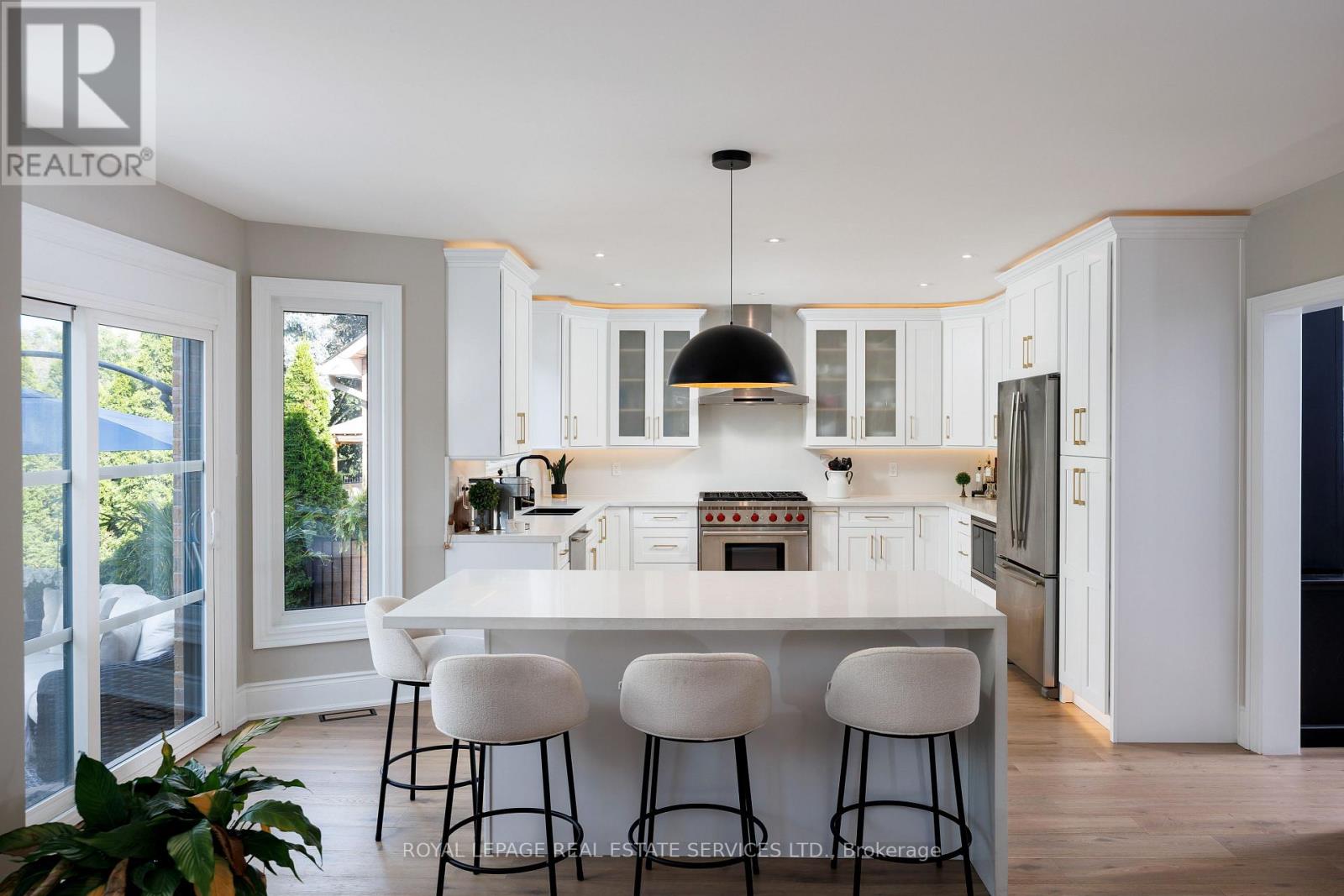 1483 The Links Drive, Oakville, Ontario  L6M 2P2 - Photo 3 - W12603514