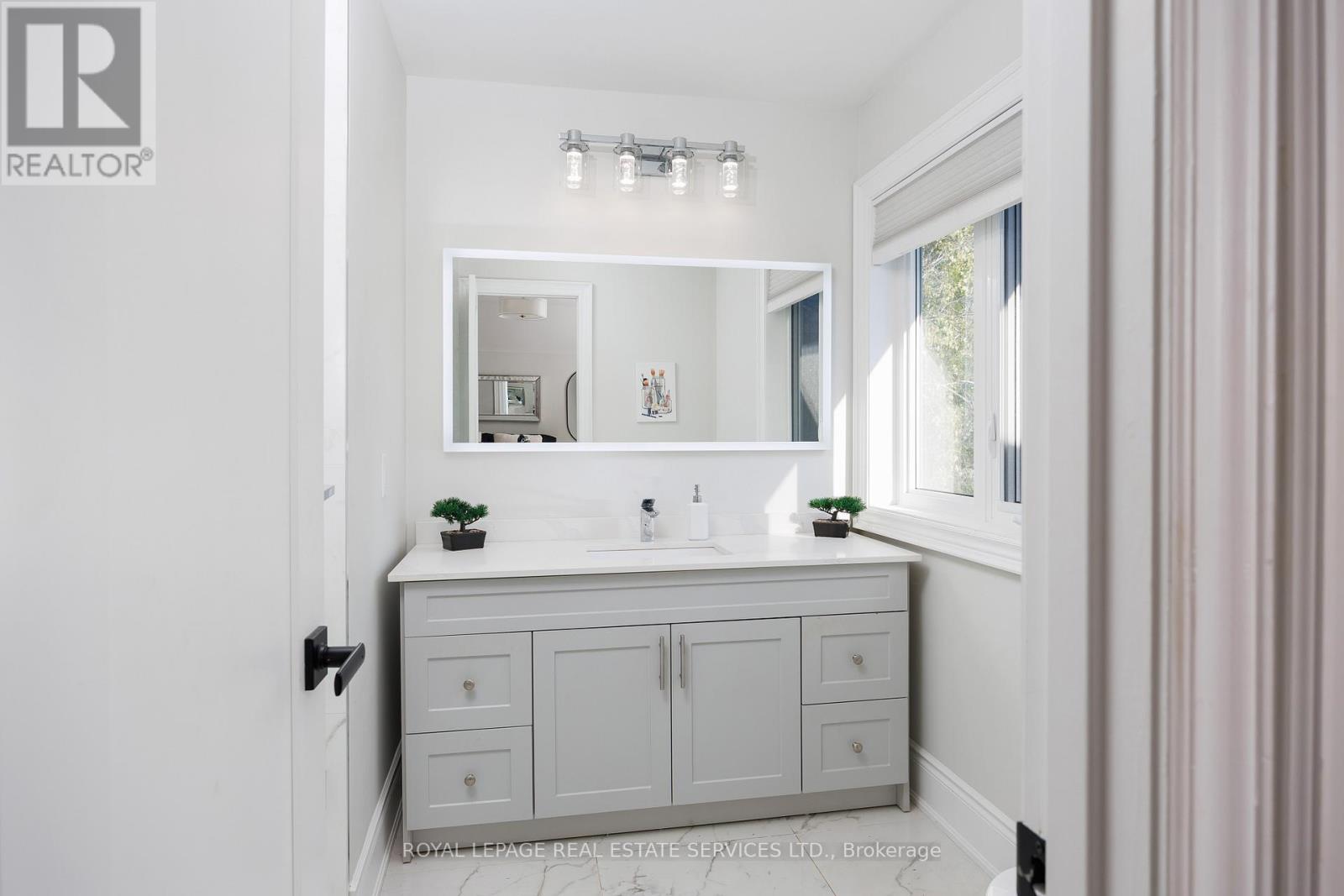 1483 The Links Drive, Oakville, Ontario  L6M 2P2 - Photo 33 - W12603514