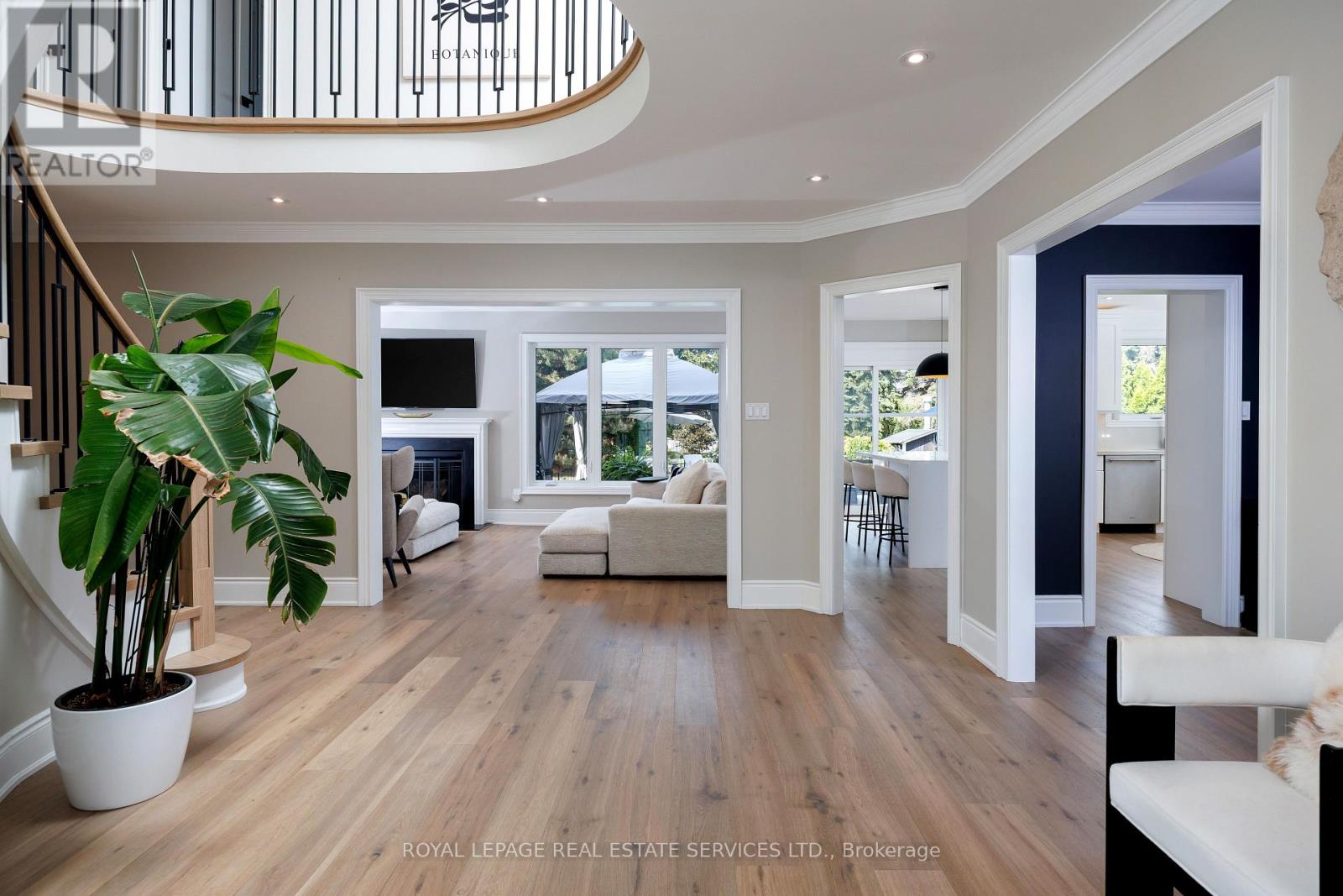 1483 The Links Drive, Oakville, Ontario  L6M 2P2 - Photo 8 - W12603514