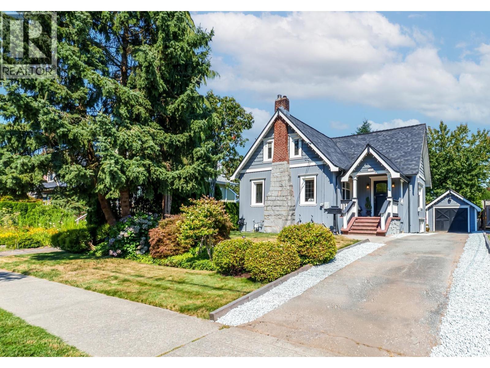 725 FIFTH STREET, New Westminster, British Columbia