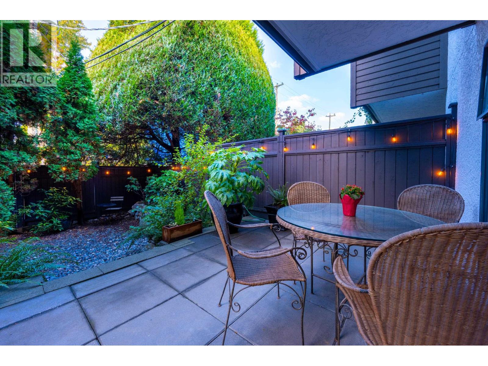 117 265 E 15TH AVENUE, Vancouver, British Columbia