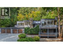 1252 Tatlow Rd Lands End, North Saanich, Ca