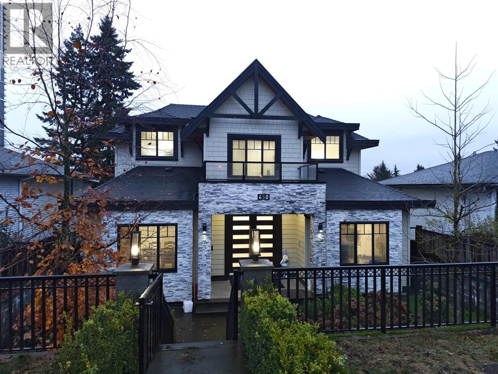 450 WILSON STREET, New Westminster, British Columbia