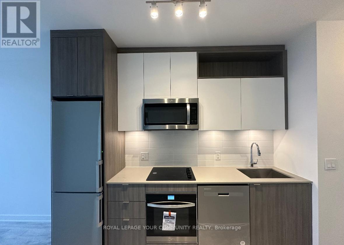 1005 - 70 Princess Street, Toronto (Moss Park), Ontario  M5A 0X6 - Photo 7 - C12592202