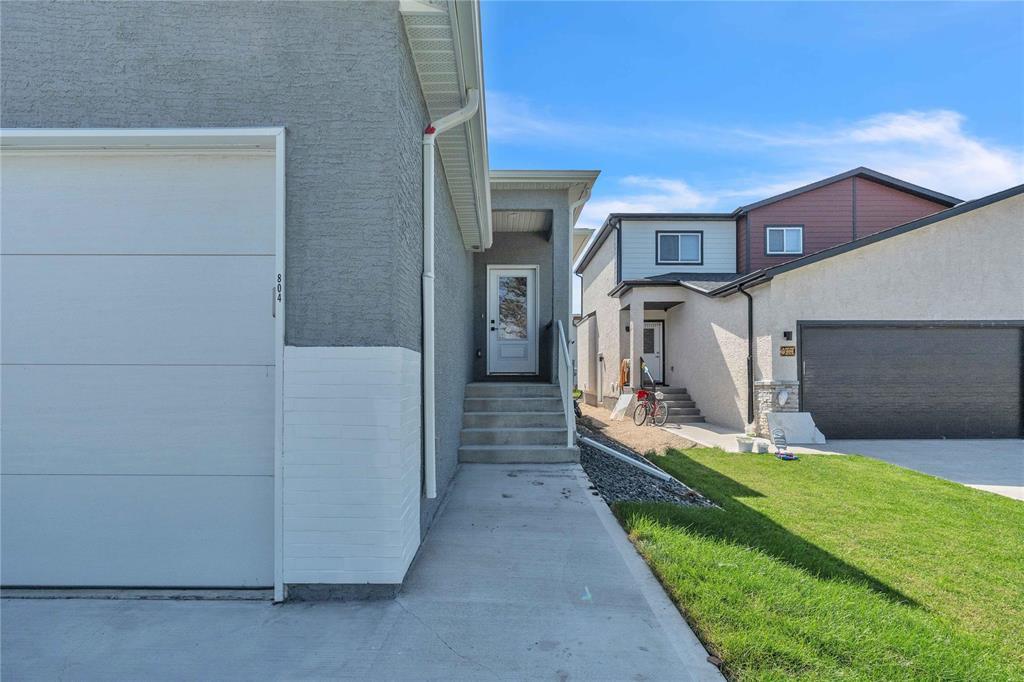804 Mclean Avenue, Selkirk, Manitoba  R1A 4N7 - Photo 2 - 202527058
