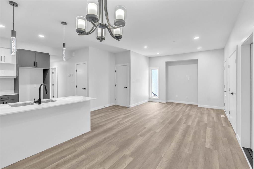 804 Mclean Avenue, Selkirk, Manitoba  R1A 4N7 - Photo 4 - 202527058