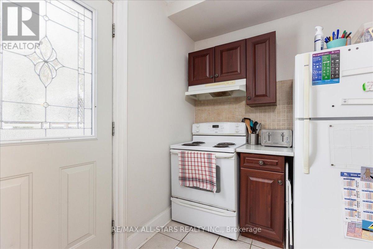 Lower Unit - 387 Ontario Street, Newmarket, Ontario  L3Y 2K5 - Photo 7 - N12603604