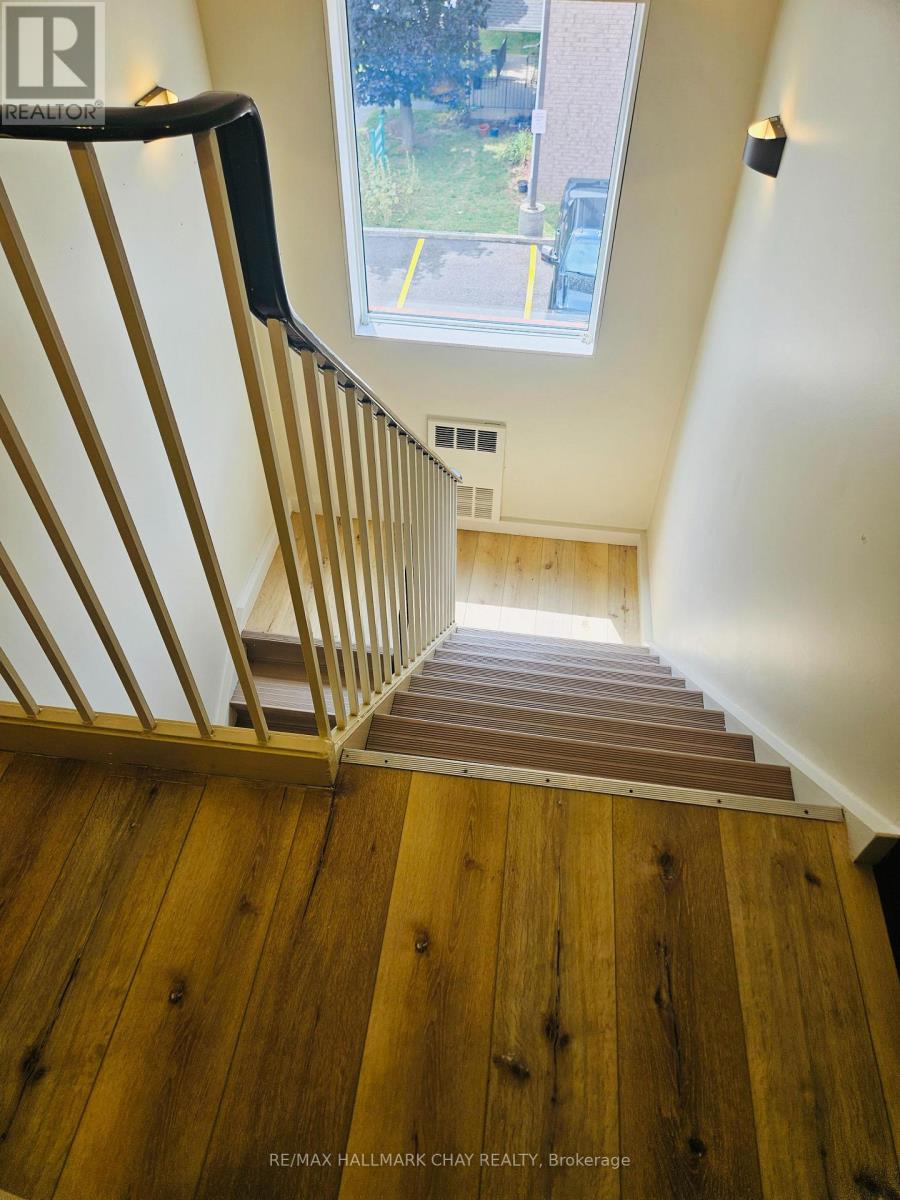 300 - 152 Bayfield Street, Barrie, Ontario  L4M 3B5 - Photo 11 - S12603626