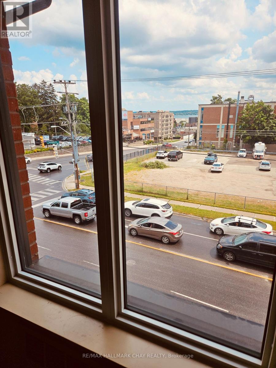 300 - 152 Bayfield Street, Barrie, Ontario  L4M 3B5 - Photo 8 - S12603626