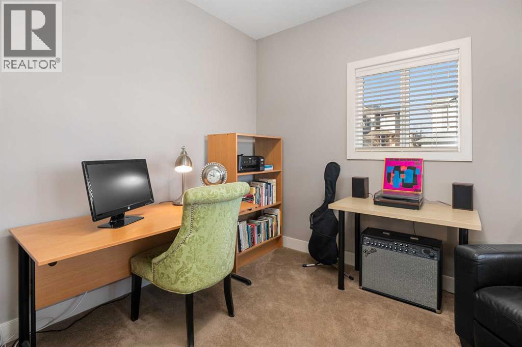 301 Westmount Court, Okotoks, Alberta  T1S 0B6 - Photo 7 - A2272275