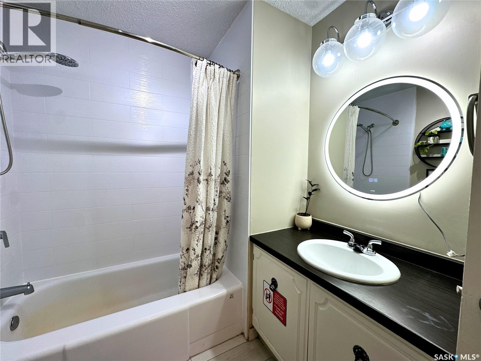 1015 Wyllie Crescent, Prince Albert, Saskatchewan  S6V 6L7 - Photo 16 - SK025240