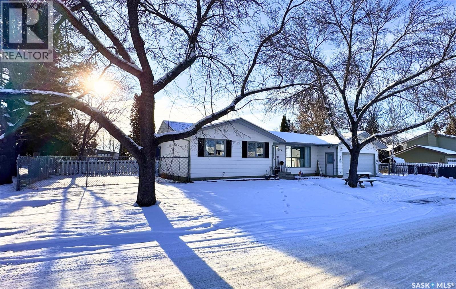 1015 Wyllie Crescent, Prince Albert, Saskatchewan  S6V 6L7 - Photo 2 - SK025240