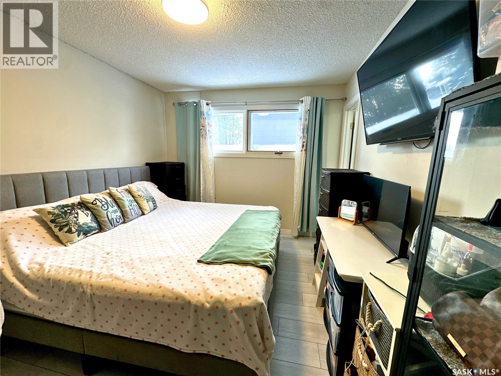 1015 Wyllie Crescent, Prince Albert, Saskatchewan  S6V 6L7 - Photo 22 - SK025240