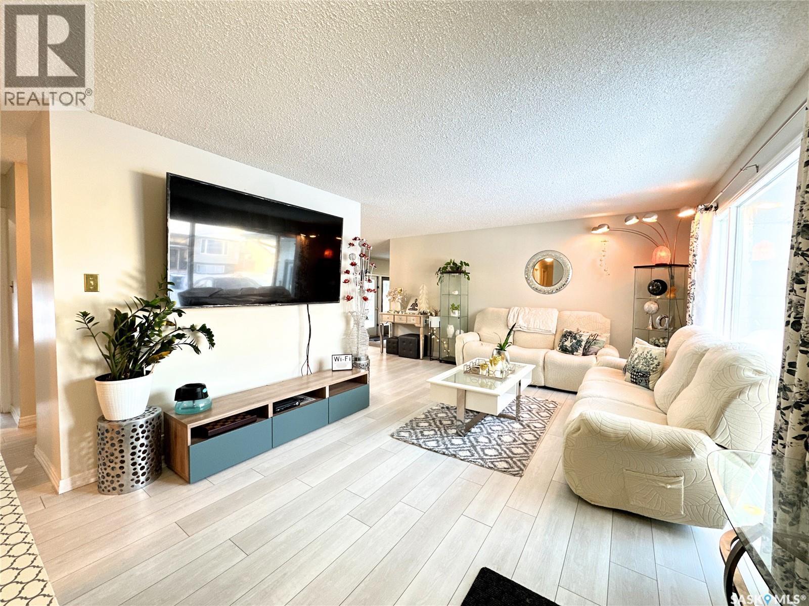 1015 Wyllie Crescent, Prince Albert, Saskatchewan  S6V 6L7 - Photo 4 - SK025240