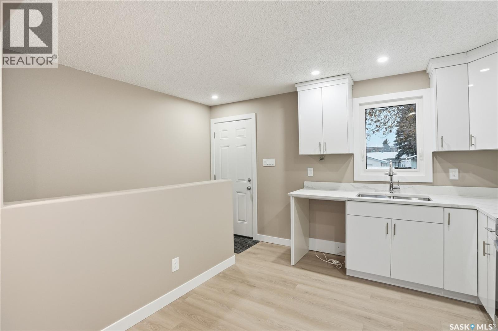 869 Macklem Drive, Saskatoon, Saskatchewan  S7L 4K1 - Photo 11 - SK025198