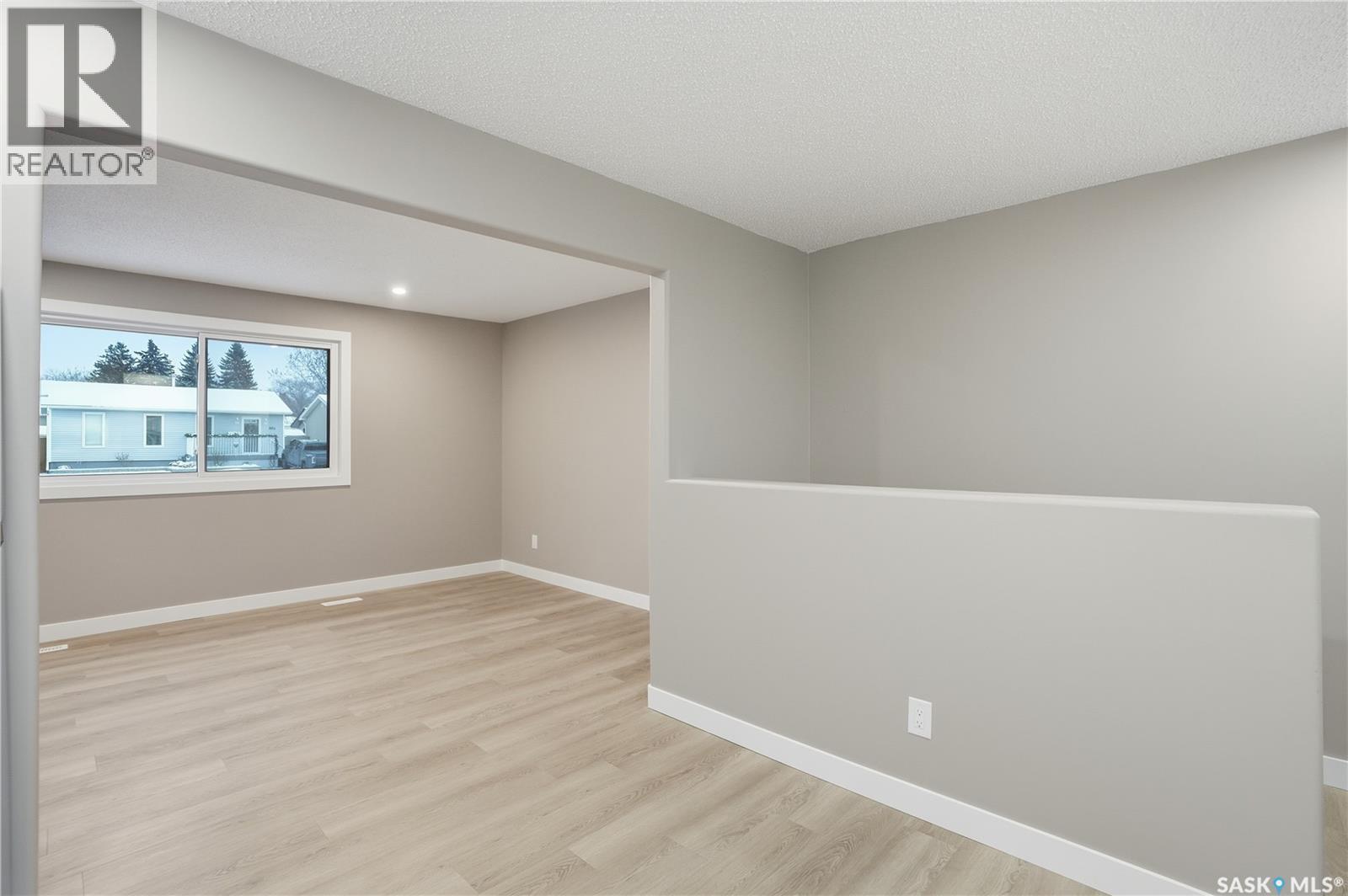 869 Macklem Drive, Saskatoon, Saskatchewan  S7L 4K1 - Photo 12 - SK025198